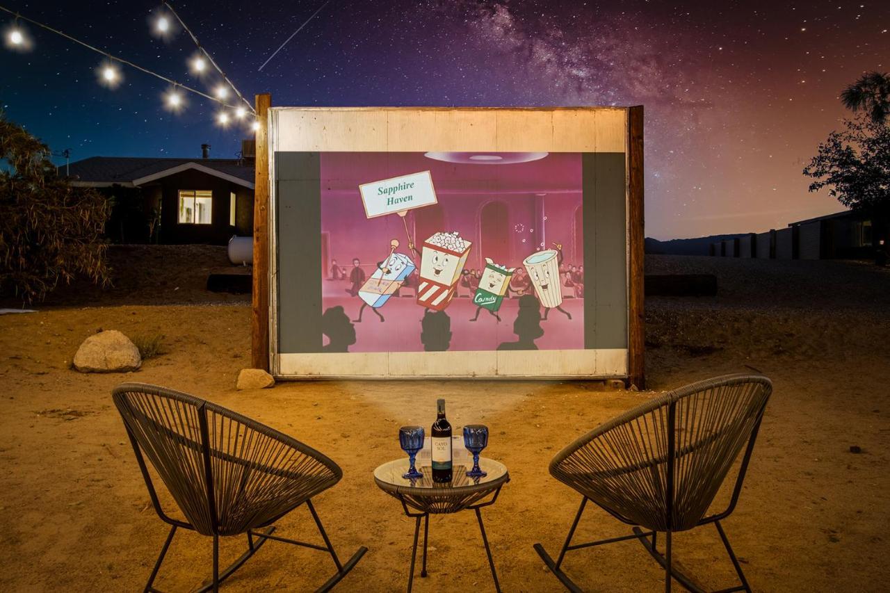 Sapphire Haven + Casita! Pool + Spa + Movie Theatre + 10 Min To Monument! Joshua Tree Bagian luar foto