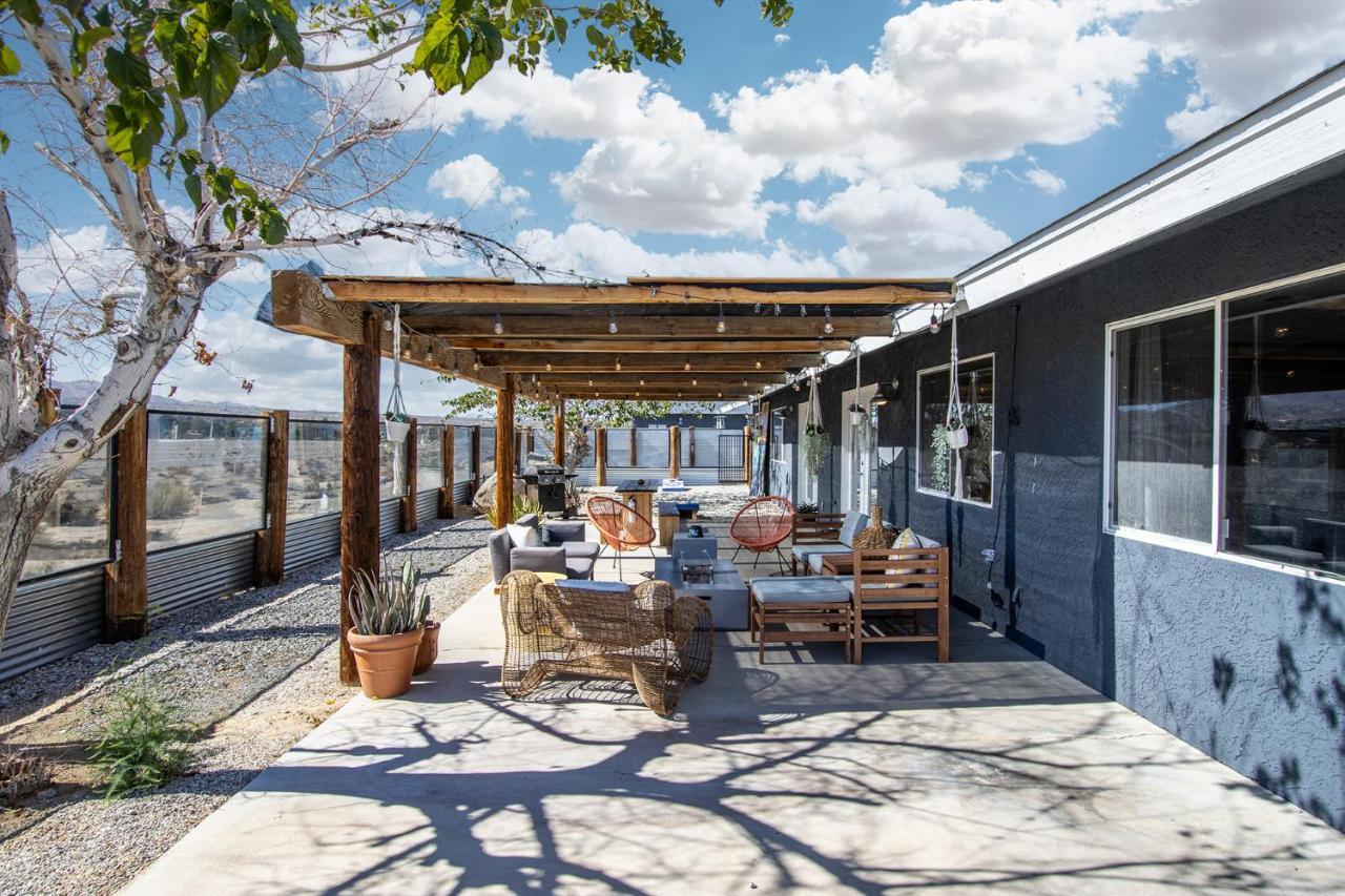 Sapphire Haven + Casita! Pool + Spa + Movie Theatre + 10 Min To Monument! Joshua Tree Bagian luar foto