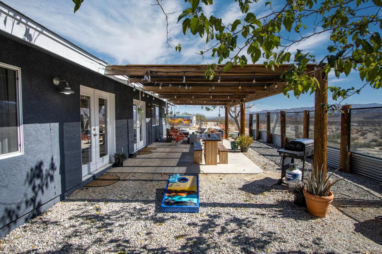 Sapphire Haven + Casita! Pool + Spa + Movie Theatre + 10 Min To Monument! Joshua Tree Bagian luar foto