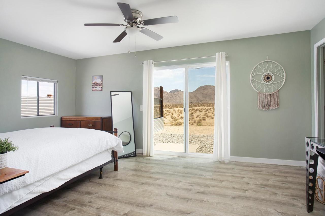 Sapphire Haven + Casita! Pool + Spa + Movie Theatre + 10 Min To Monument! Joshua Tree Bagian luar foto