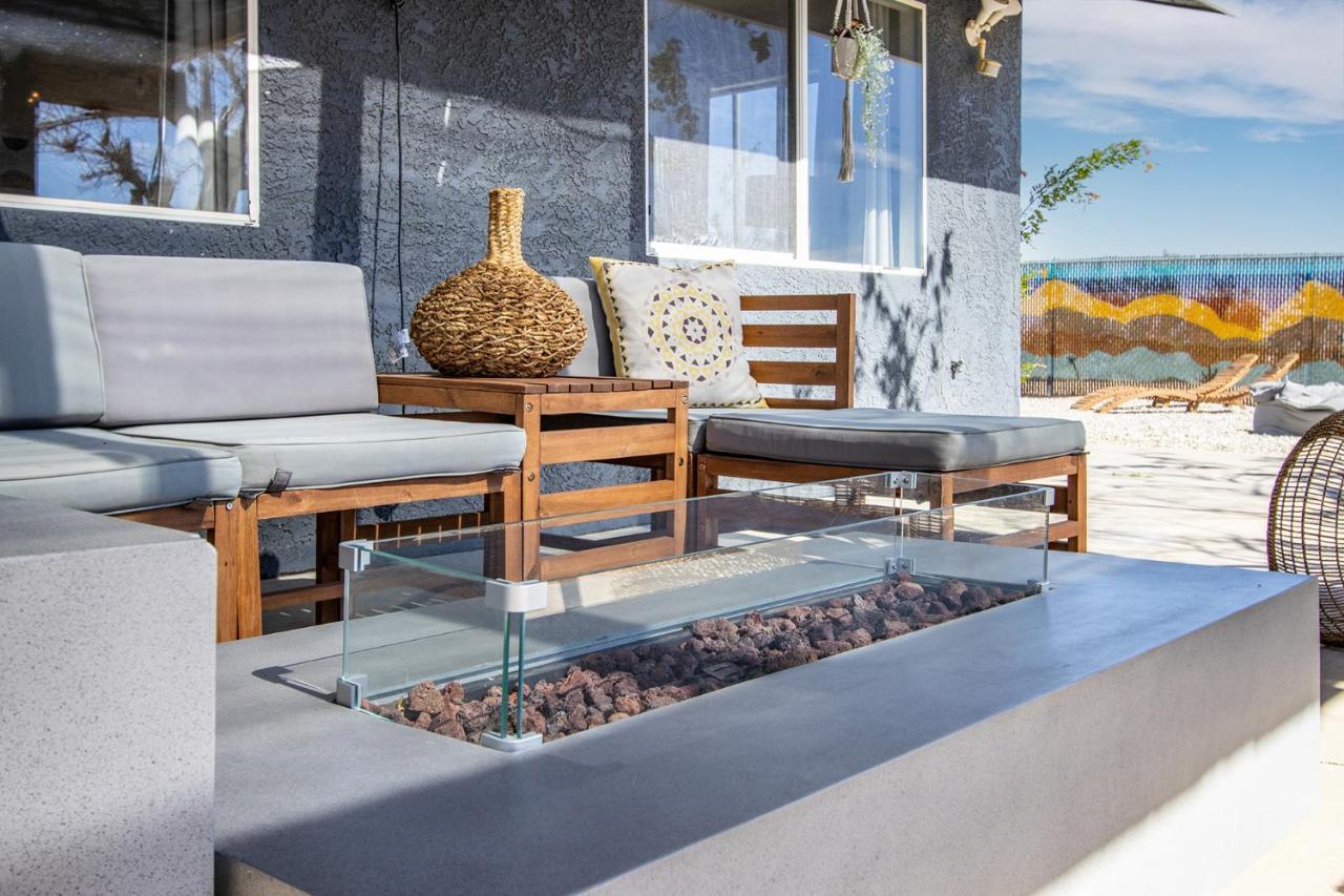 Sapphire Haven + Casita! Pool + Spa + Movie Theatre + 10 Min To Monument! Joshua Tree Bagian luar foto