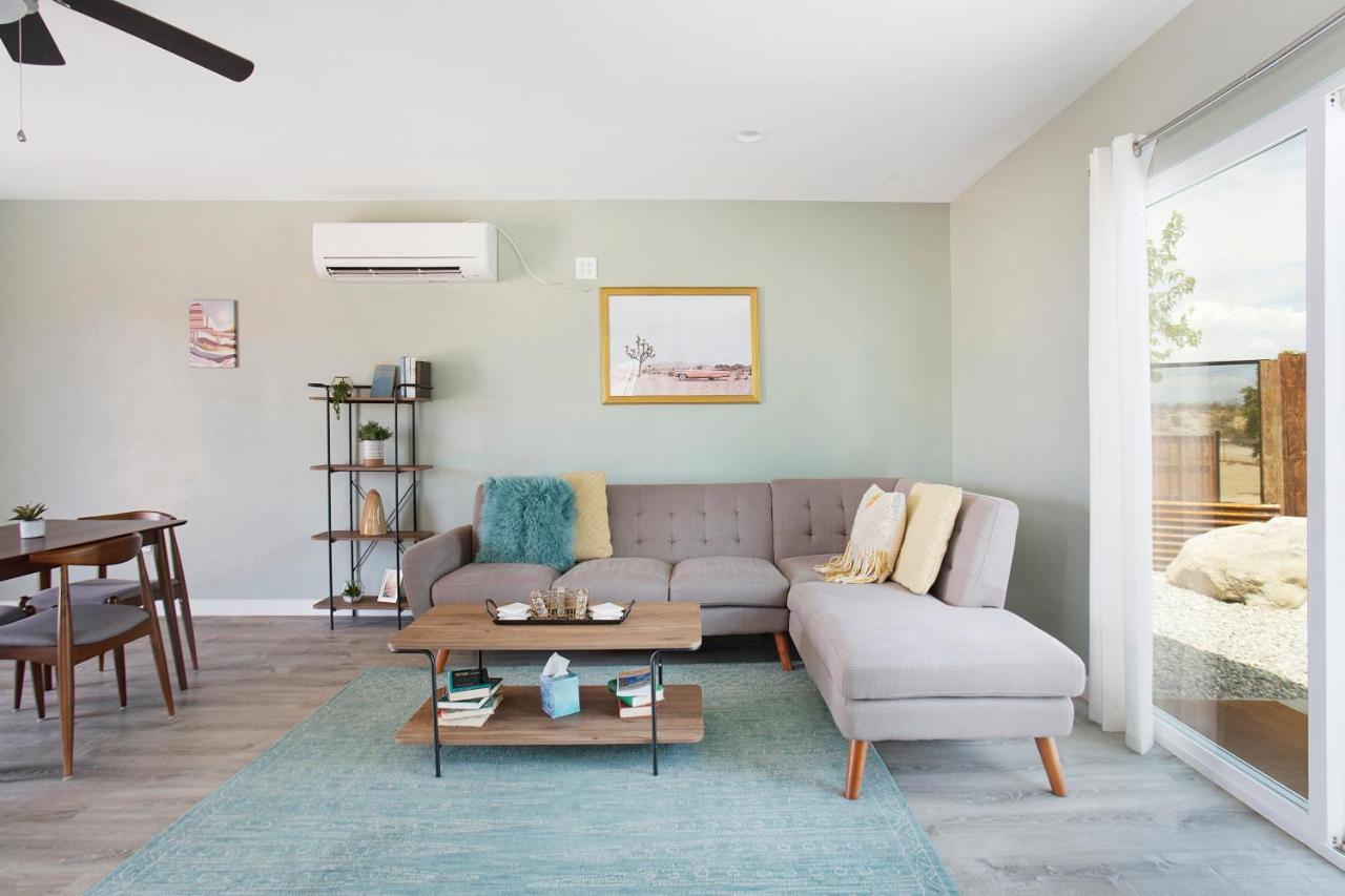Sapphire Haven + Casita! Pool + Spa + Movie Theatre + 10 Min To Monument! Joshua Tree Bagian luar foto