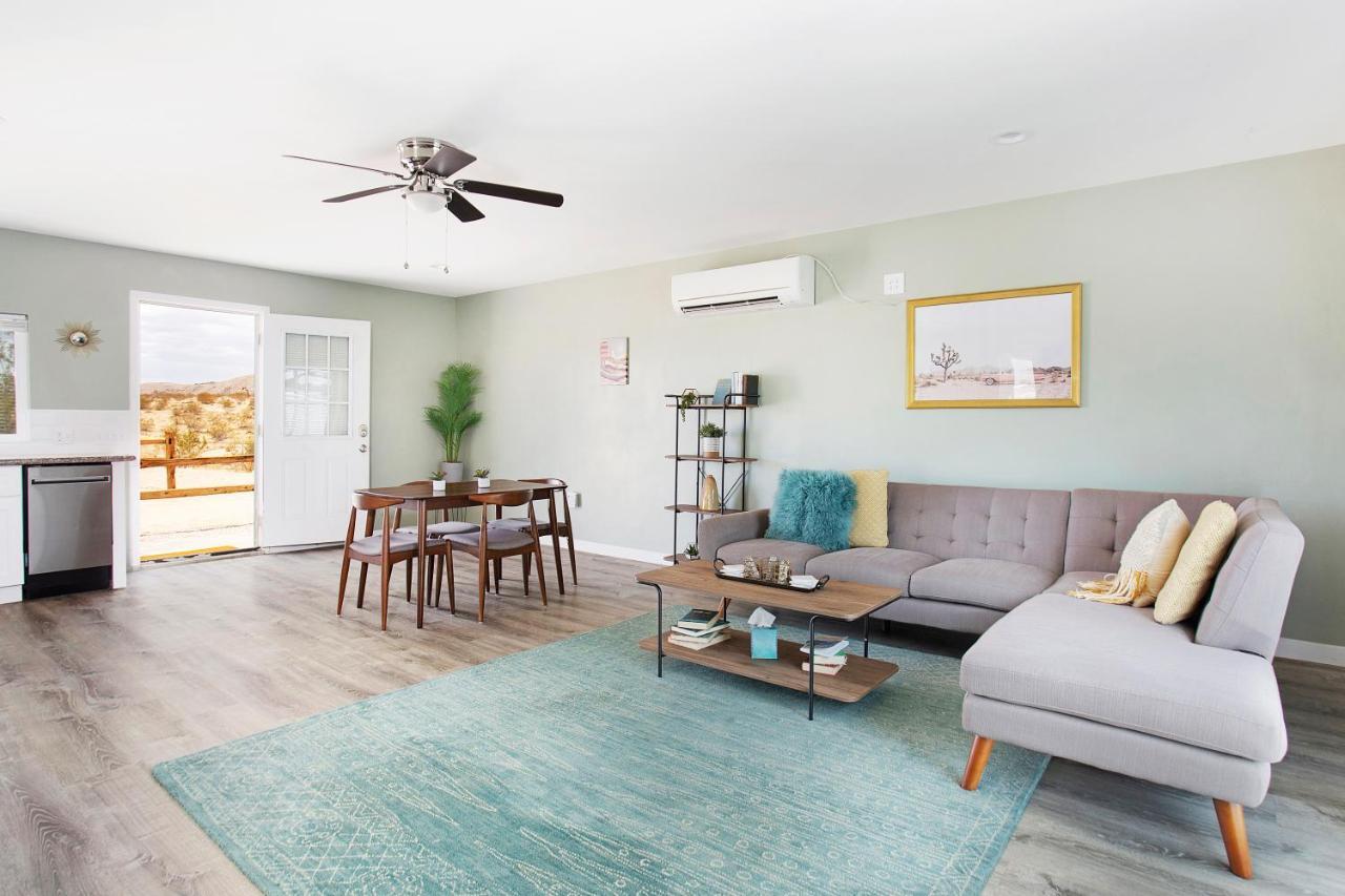 Sapphire Haven + Casita! Pool + Spa + Movie Theatre + 10 Min To Monument! Joshua Tree Bagian luar foto
